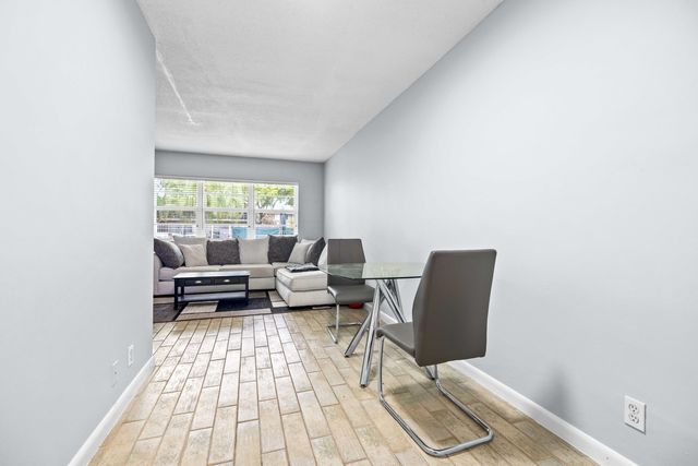 1900 NE 8TH Court 104, Fort Lauderdale, FL 33304