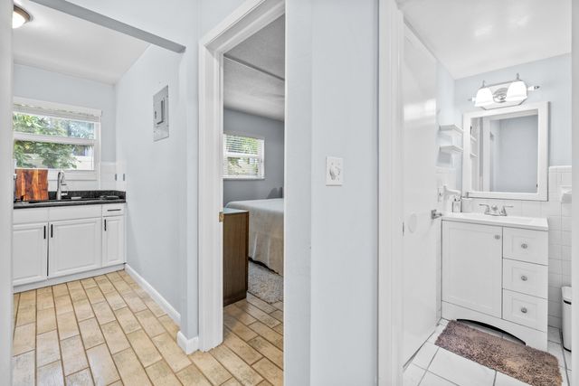1900 NE 8TH Court 104, Fort Lauderdale, FL 33304