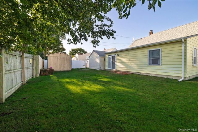 26 Pebble Lane, Levittown, NY 11756
