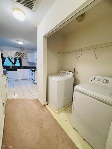 956 Allendale DR, Hampton, VA 23669