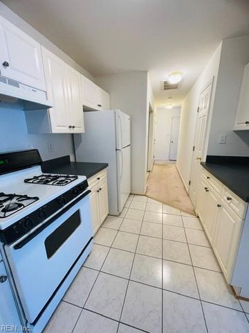 956 Allendale DR, Hampton, VA 23669