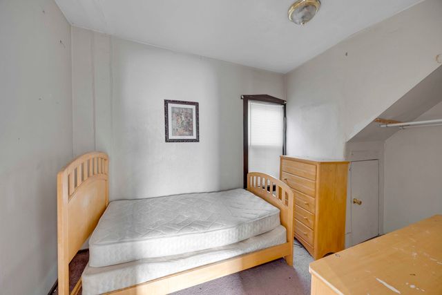 9352 S Woodlawn Avenue, Chicago, IL 60619