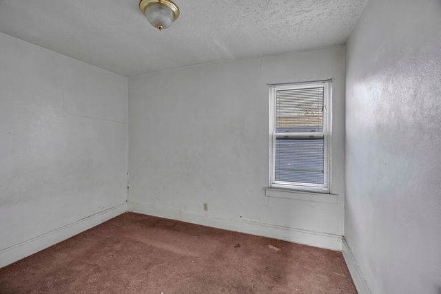 9352 S Woodlawn Avenue, Chicago, IL 60619