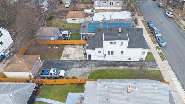 9352 S Woodlawn Avenue, Chicago, IL 60619