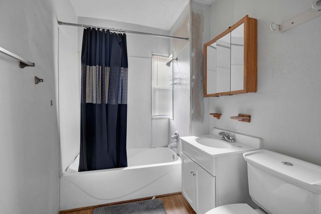 9352 S Woodlawn Avenue, Chicago, IL 60619