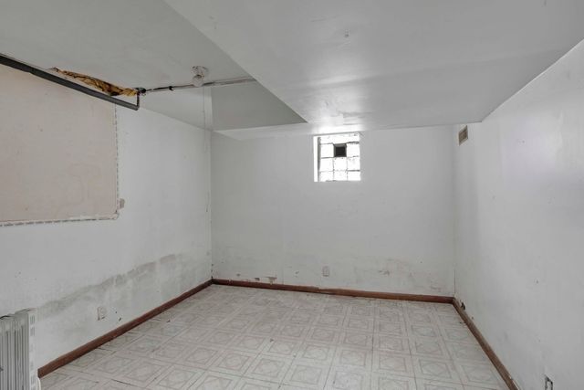 9352 S Woodlawn Avenue, Chicago, IL 60619