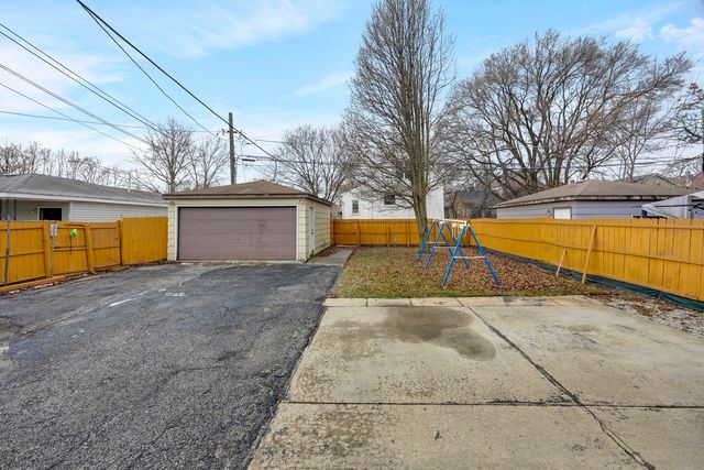 9352 S Woodlawn Avenue, Chicago, IL 60619