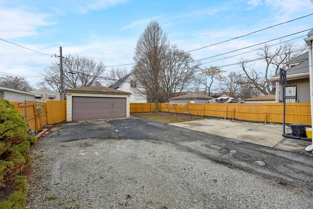 9352 S Woodlawn Avenue, Chicago, IL 60619