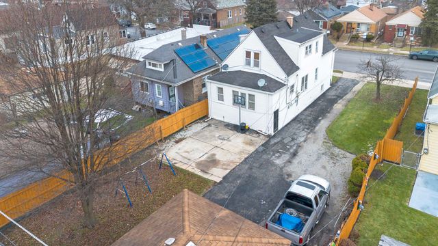 9352 S Woodlawn Avenue, Chicago, IL 60619