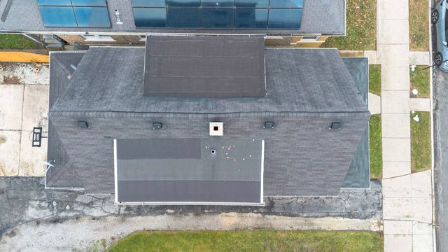 9352 S Woodlawn Avenue, Chicago, IL 60619