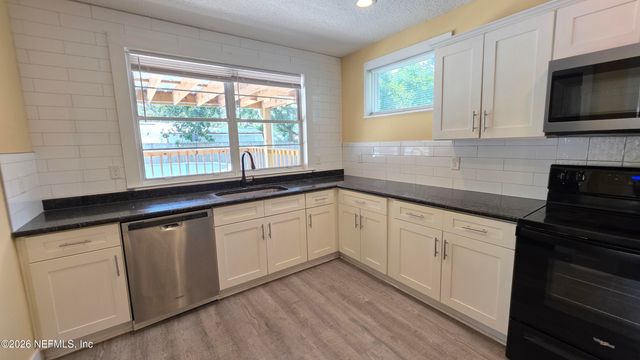 9049 JACKSON Avenue, Jacksonville, FL 32208
