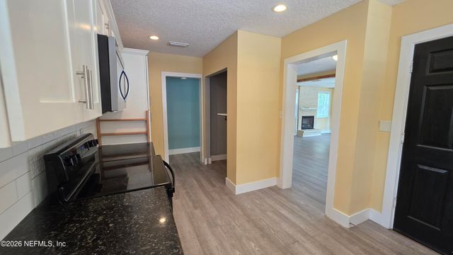 9049 JACKSON Avenue, Jacksonville, FL 32208