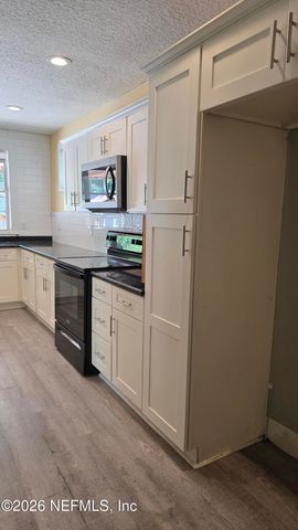 9049 JACKSON Avenue, Jacksonville, FL 32208