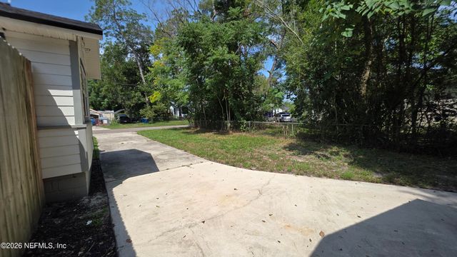 9049 JACKSON Avenue, Jacksonville, FL 32208