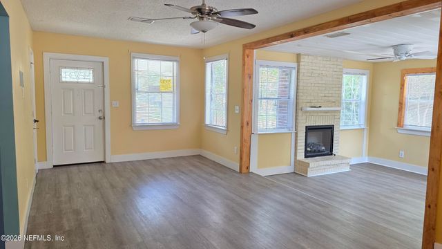 9049 JACKSON Avenue, Jacksonville, FL 32208