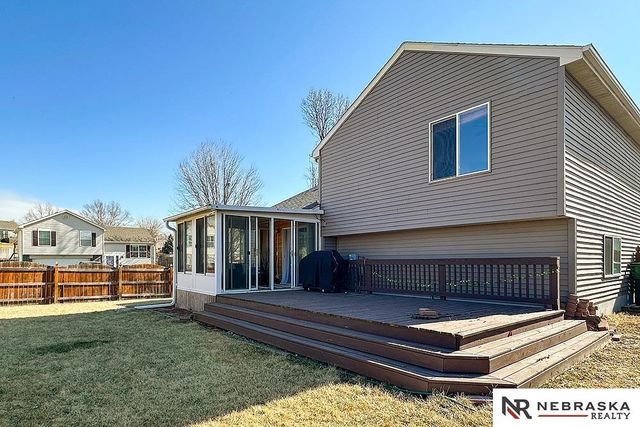 17704 Josephine Street, Omaha, NE 68136