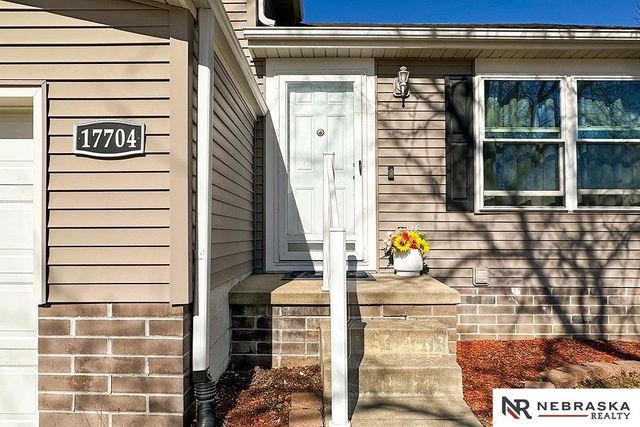 17704 Josephine Street, Omaha, NE 68136