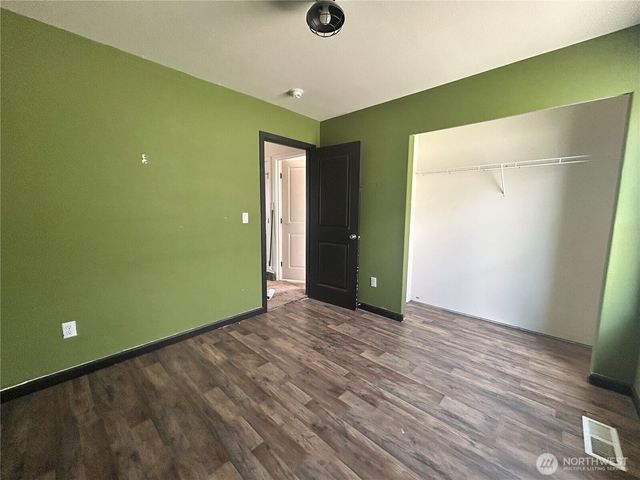 1316 W 17th Avenue, La Center, WA 98629