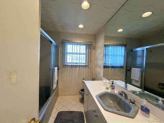 925 Northern Boulevard, Baldwin, NY 11510
