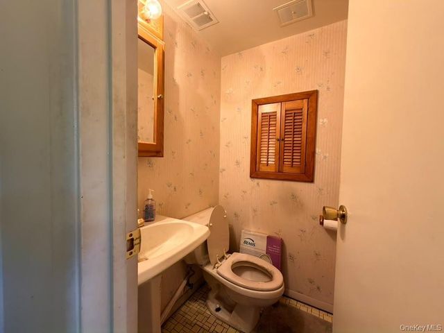 925 Northern Boulevard, Baldwin, NY 11510