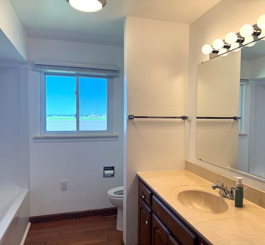 457 E Center Road, Essexville, MI 48732