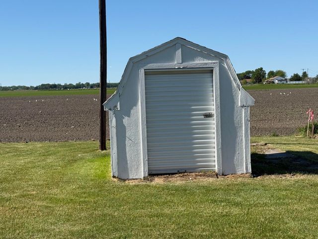 457 E Center Road, Essexville, MI 48732