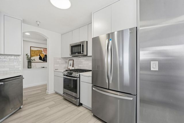 701 Baltic Circle 715, Redwood City, CA 94065