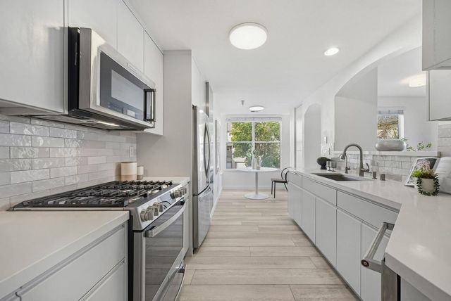 701 Baltic Circle 715, Redwood City, CA 94065