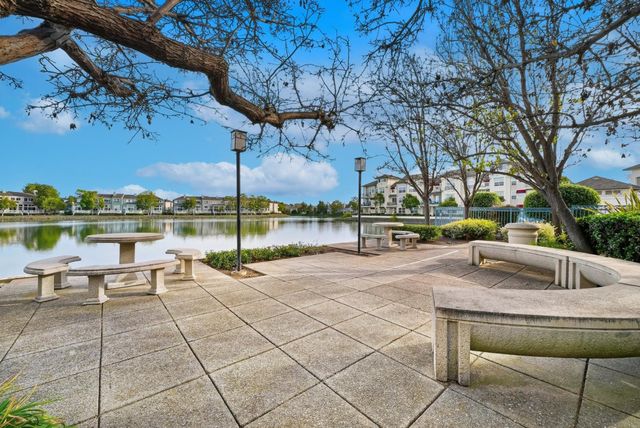 701 Baltic Circle 715, Redwood City, CA 94065