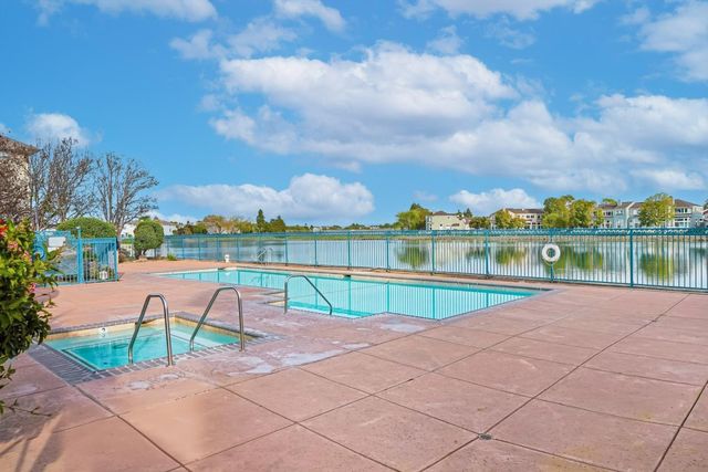 701 Baltic Circle 715, Redwood City, CA 94065