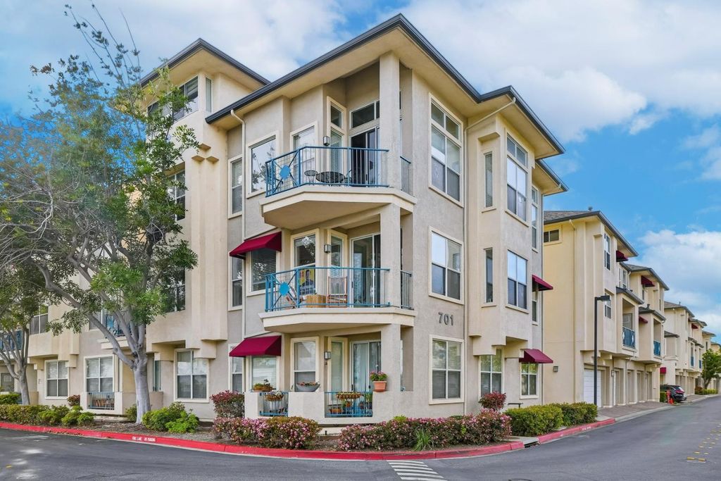 701 Baltic Circle 715, Redwood City, CA 94065