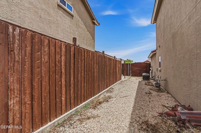 773 CHILLINGTON Road, Horizon City, TX 79928