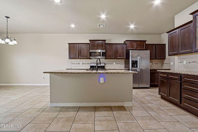 773 CHILLINGTON Road, Horizon City, TX 79928