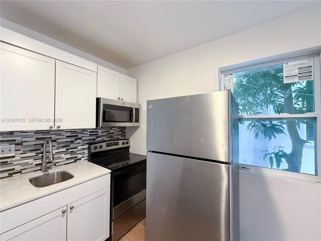 2 SW 6th Ave 4, Dania Beach, FL 33004