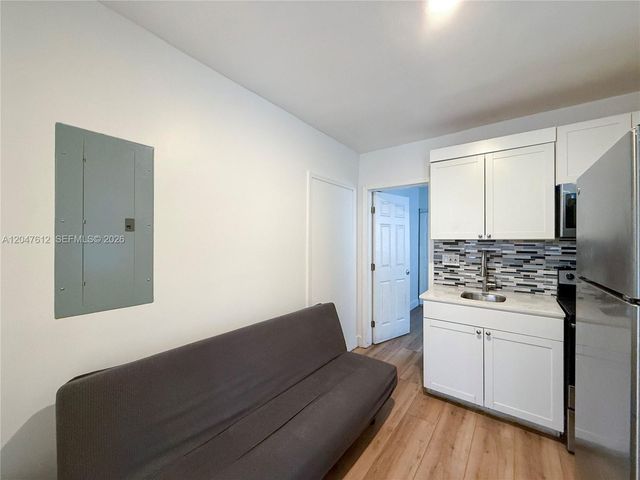 2 SW 6th Ave 4, Dania Beach, FL 33004