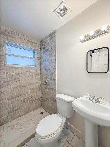 2 SW 6th Ave 4, Dania Beach, FL 33004