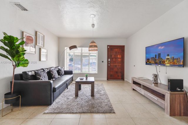 225 NW 14th Ave 225, Miami, FL 33125