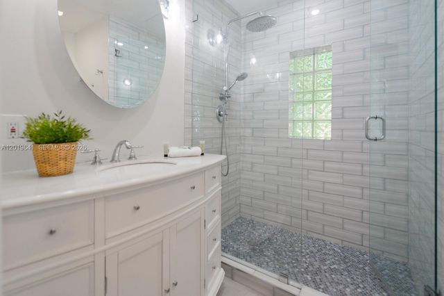 225 NW 14th Ave 225, Miami, FL 33125