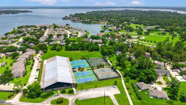 129 April Point Place, Conroe, TX 77356