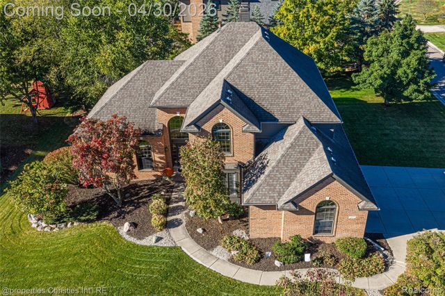 1811 Blue Grass Drive, Rochester Hills, MI 48306