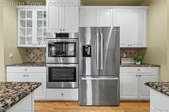 1811 Blue Grass Drive, Rochester Hills, MI 48306