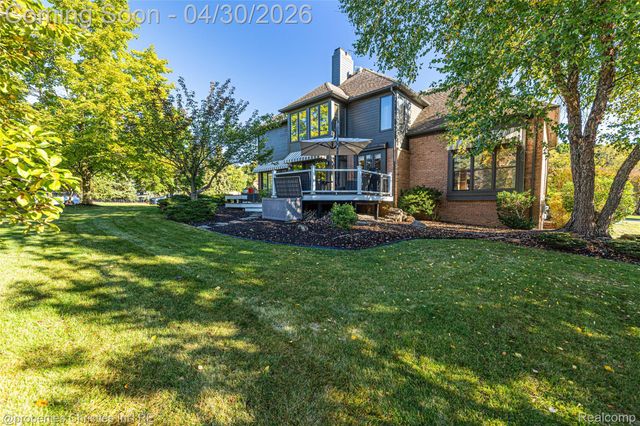 1811 Blue Grass Drive, Rochester Hills, MI 48306
