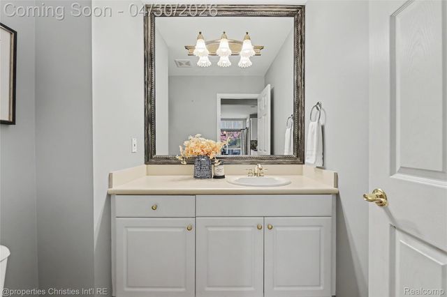 1811 Blue Grass Drive, Rochester Hills, MI 48306