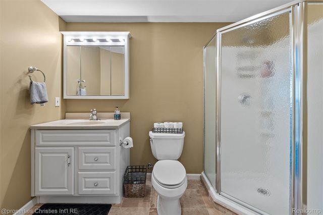 1811 Blue Grass Drive, Rochester Hills, MI 48306