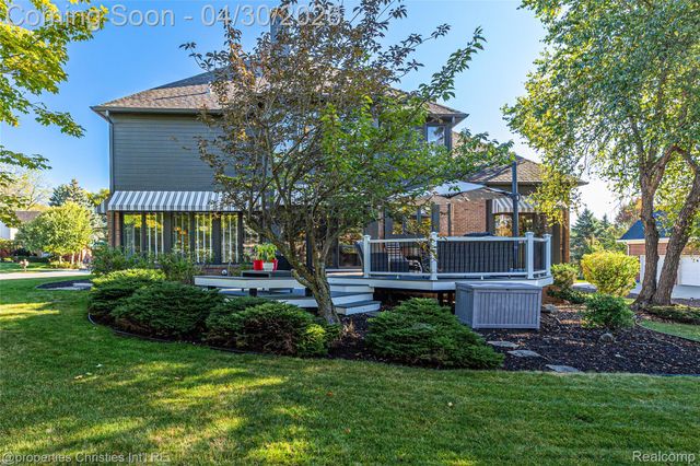 1811 Blue Grass Drive, Rochester Hills, MI 48306