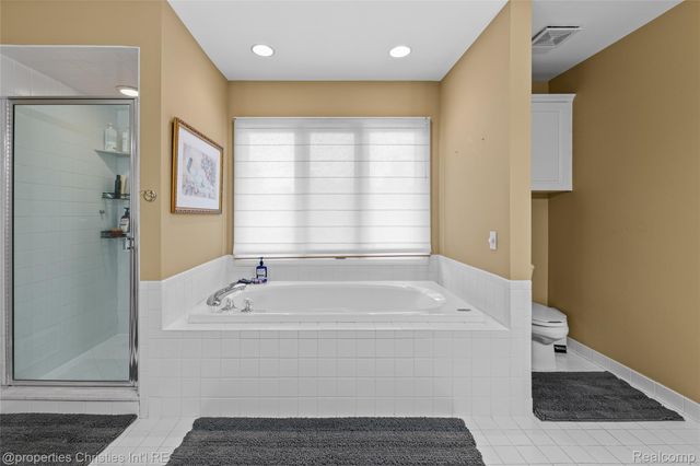 1811 Blue Grass Drive, Rochester Hills, MI 48306