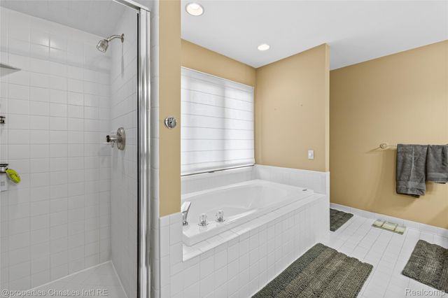 1811 Blue Grass Drive, Rochester Hills, MI 48306