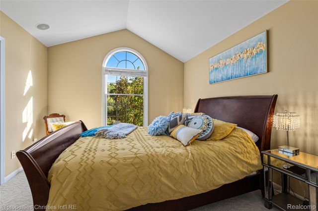 1811 Blue Grass Drive, Rochester Hills, MI 48306