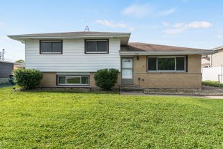 7305 W 75th Street, Bridgeview, IL 60455