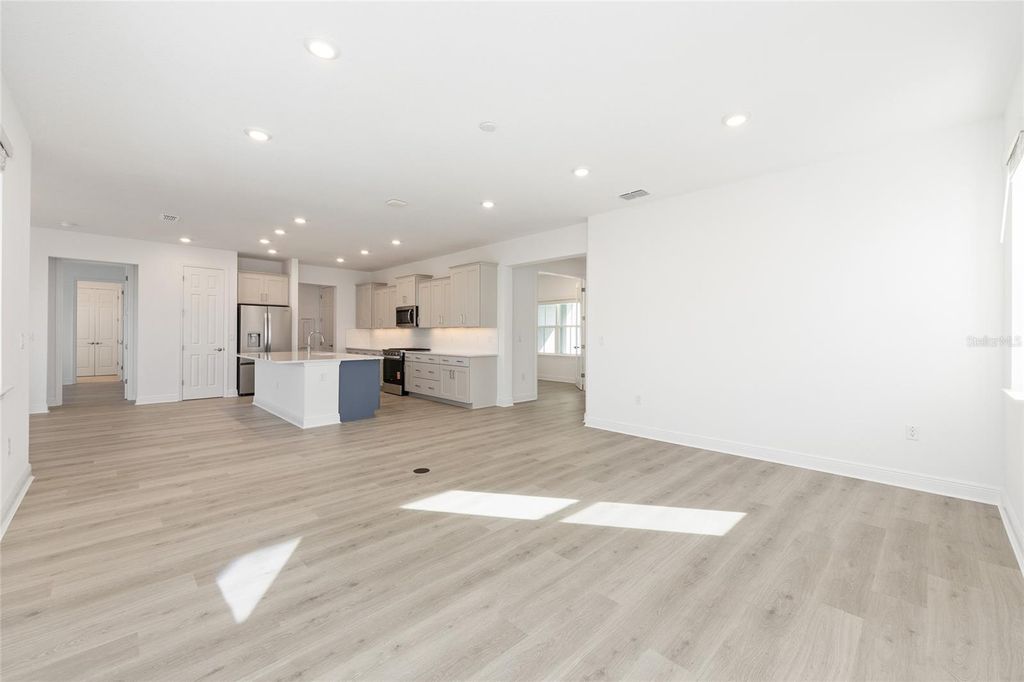 Image 12 of property listing at 10055 SW 106TH CIRCLE, Ocala, FL 34481